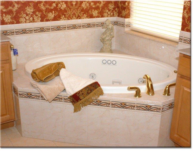 25 Lecanto, FL – Custom Home – Master Bathroom